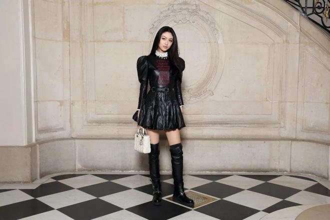 stian Dior 2025春夏高订秀AG真人国际借花为引梦游她境 Chri(图6)