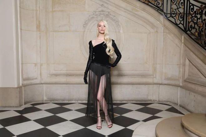 stian Dior 2025春夏高订秀AG真人国际借花为引梦游她境 Chri(图11)