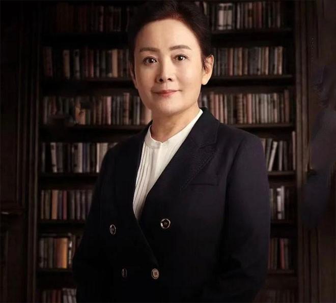 才发现岁月从不败美人60岁反而更美AG真人百家乐看了娜仁花的老年打扮(图1)
