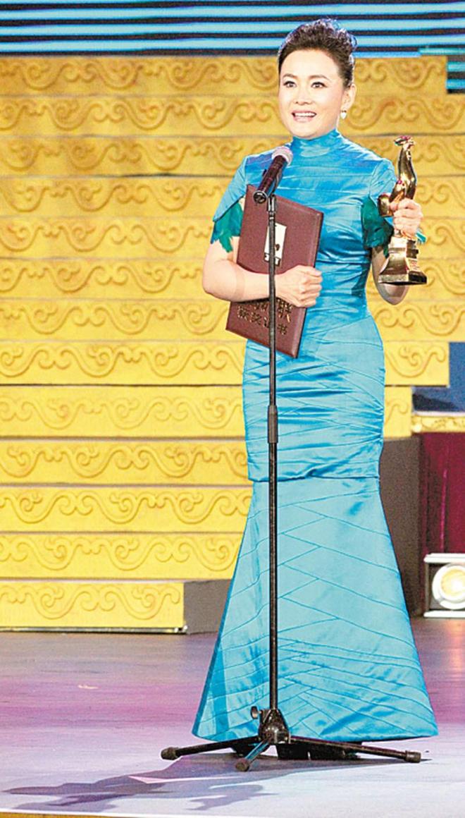 才发现岁月从不败美人60岁反而更美AG真人百家乐看了娜仁花的老年打扮(图3)
