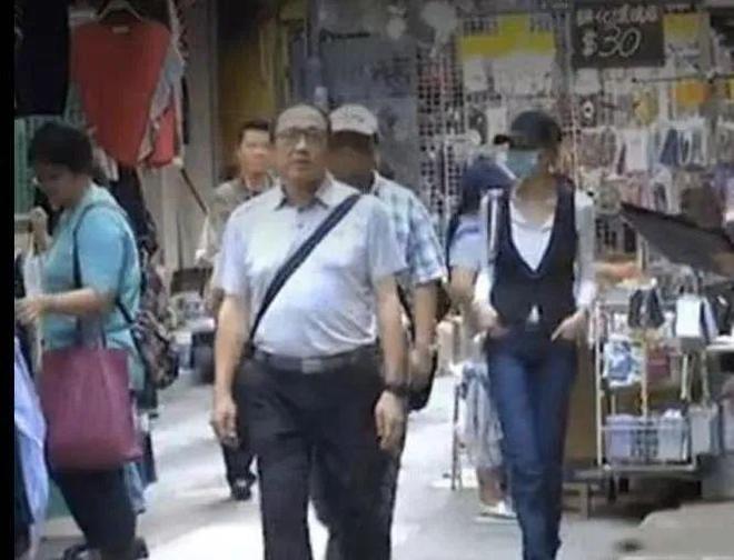 火遍全网60岁依然是大家最爱的穿衣榜样AG真人百家家乐app张曼玉的平价穿搭(图7)