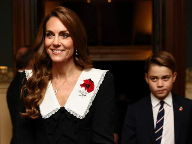 娃领大衣清新脱俗乔治王子当护花使者AG真人娱乐凯特王妃走少女路线娃(图5) 娃领大衣清新脱俗乔治王子当护花使者AG真人娱乐凯特王妃走少女路线娃(图5)