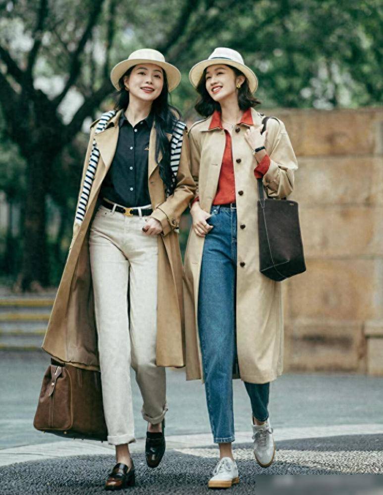 今秋学下面潮人这么穿洋气好看不易撞衫AG真人游戏地址满大街的“卡其风衣”(图6)